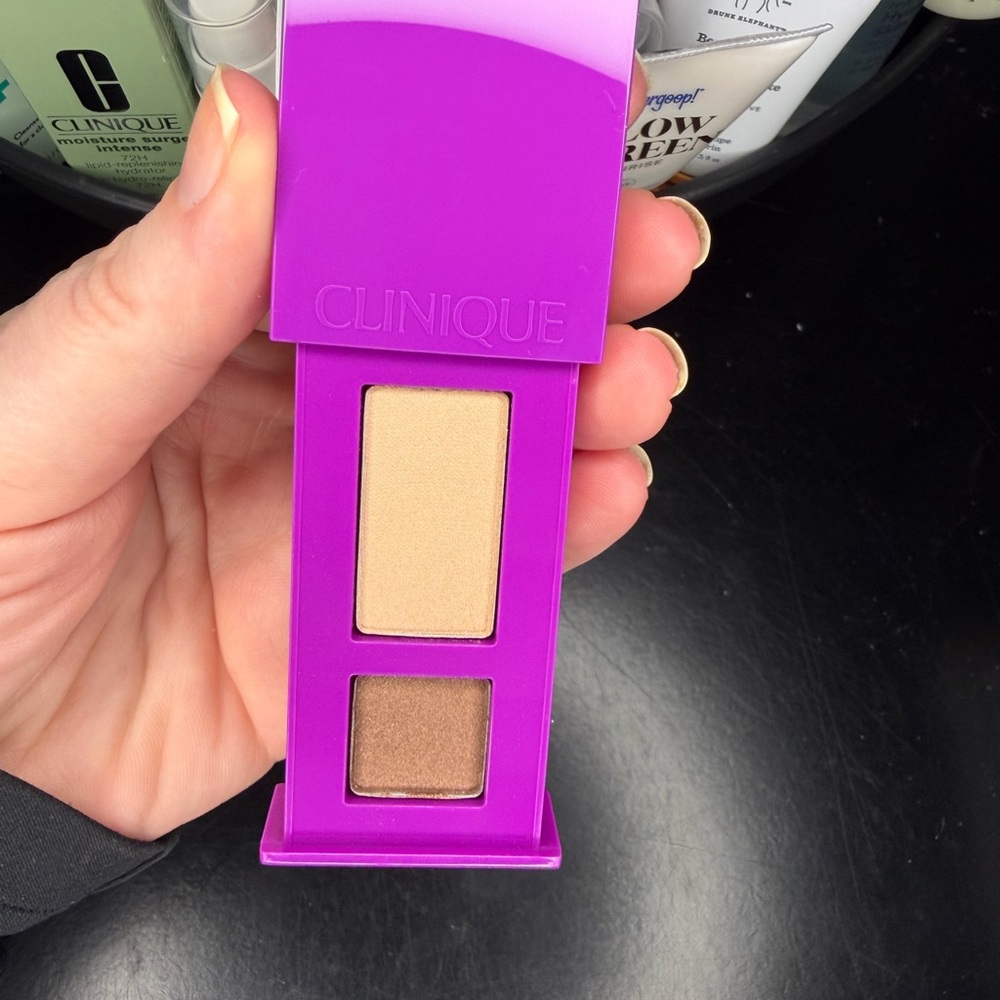 Clinique Eyeshadow Duo - Cream and Brown